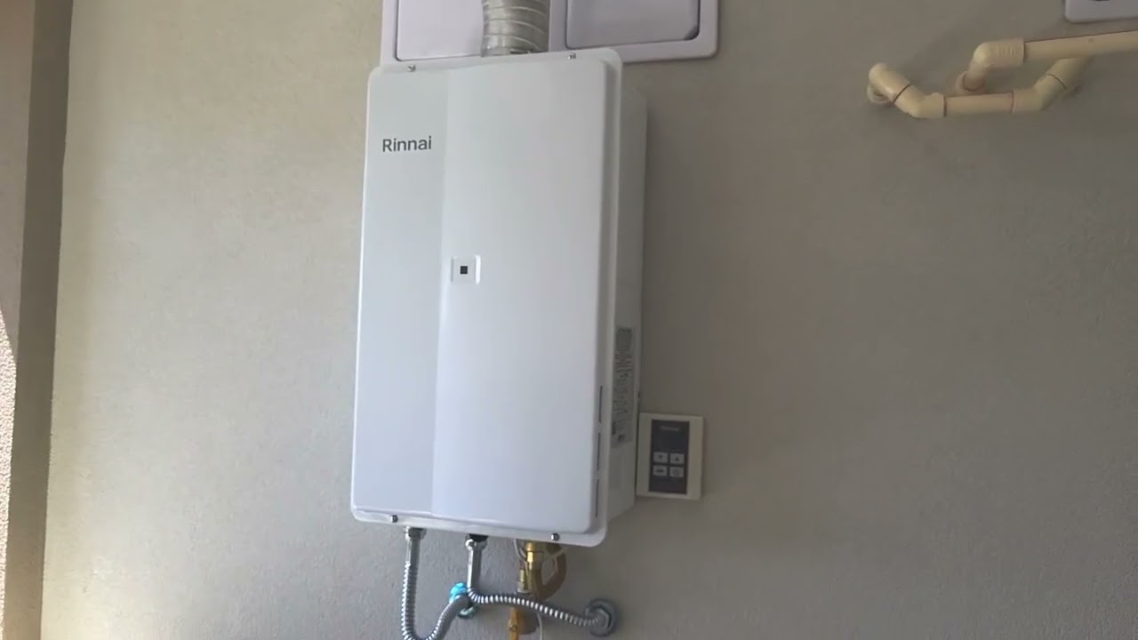 Aquecedor Rinnai Reu-2802 Fec de 35 litros. Condomínio IL Faro. - YouTube