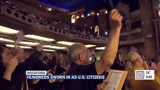 Hundreds become US citizens in naturalization ceremony