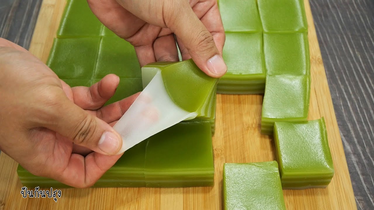 ขนมชั้นใบเตย เวลาทาน ลอกทานทีละชั้นกันไหม?