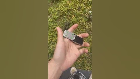 Can you do tricks like this while playing fidget sliders?#edc #fidgettoys #fidgetslider