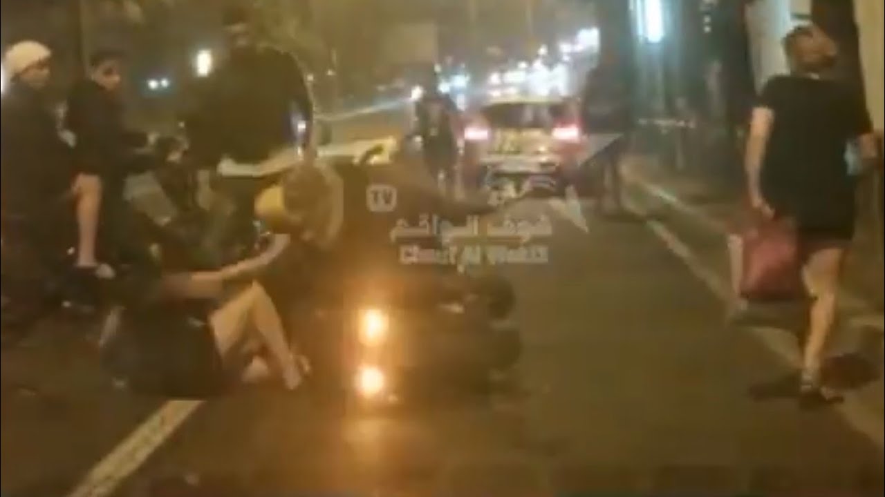 بعد خروجهم من ملهى ليلي فعين الدئاب ... شوفو اش وقع لجوج شابات كانو مع شاب على موطور كبير