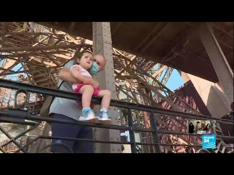 Vidéo: Tour Eiffel Fermée Pour La Deuxième Journée En Raison D'une Grève