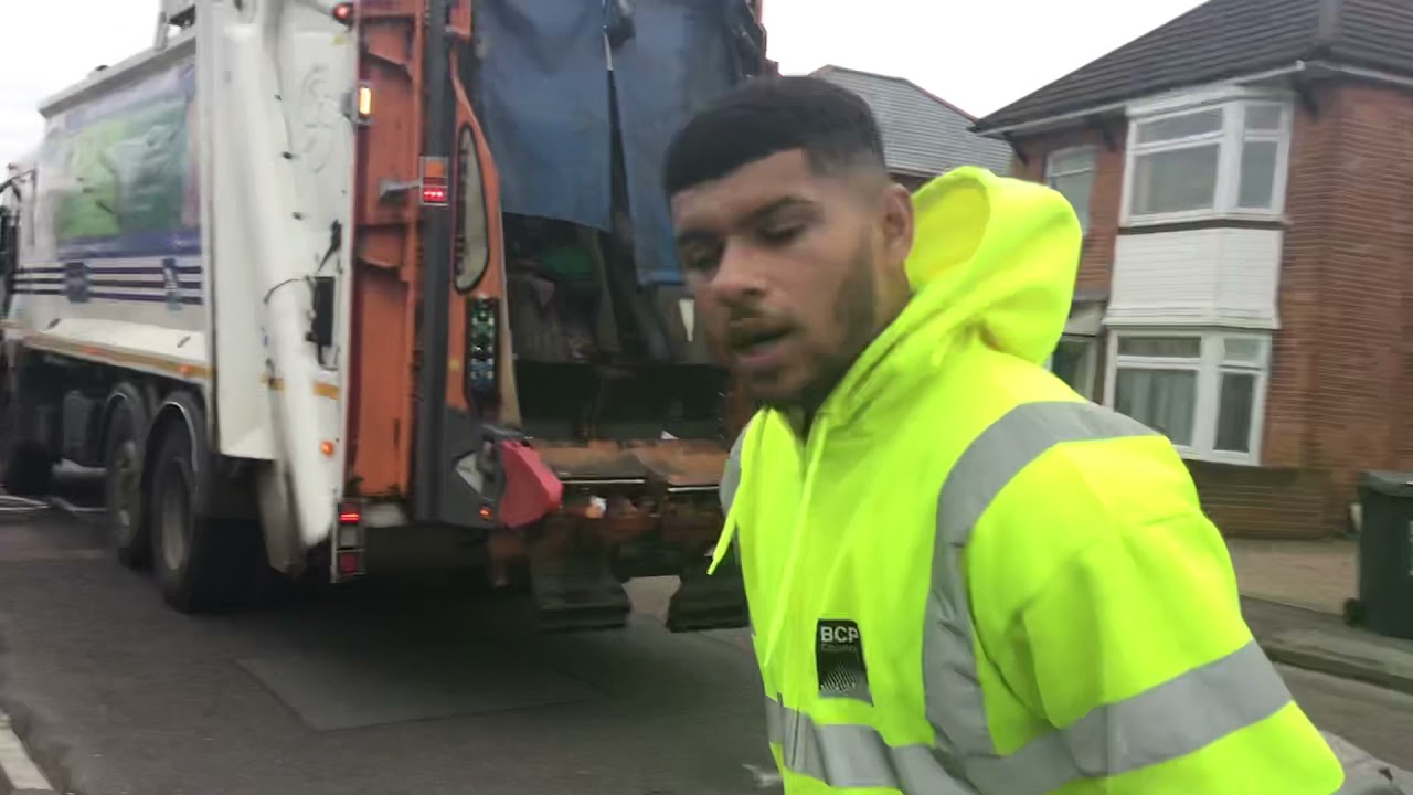 Recycling bin men emptying bins in Bournemouth part 2 (11/11/2021) YouTube