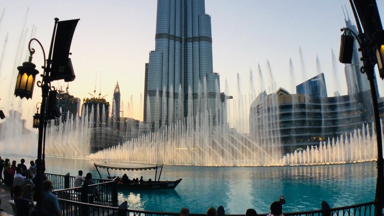 NEWBURJ KHALIFA WATER FOUNTAINWATER DANCE DUBAI MALL DUBAI UAE