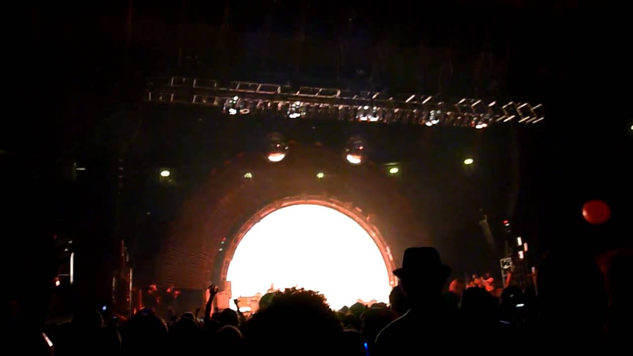 Flaming Lips New Year s Eve Freakout 2010 2011 Band Born On Stage Intro With Wayne s Ball YouTube