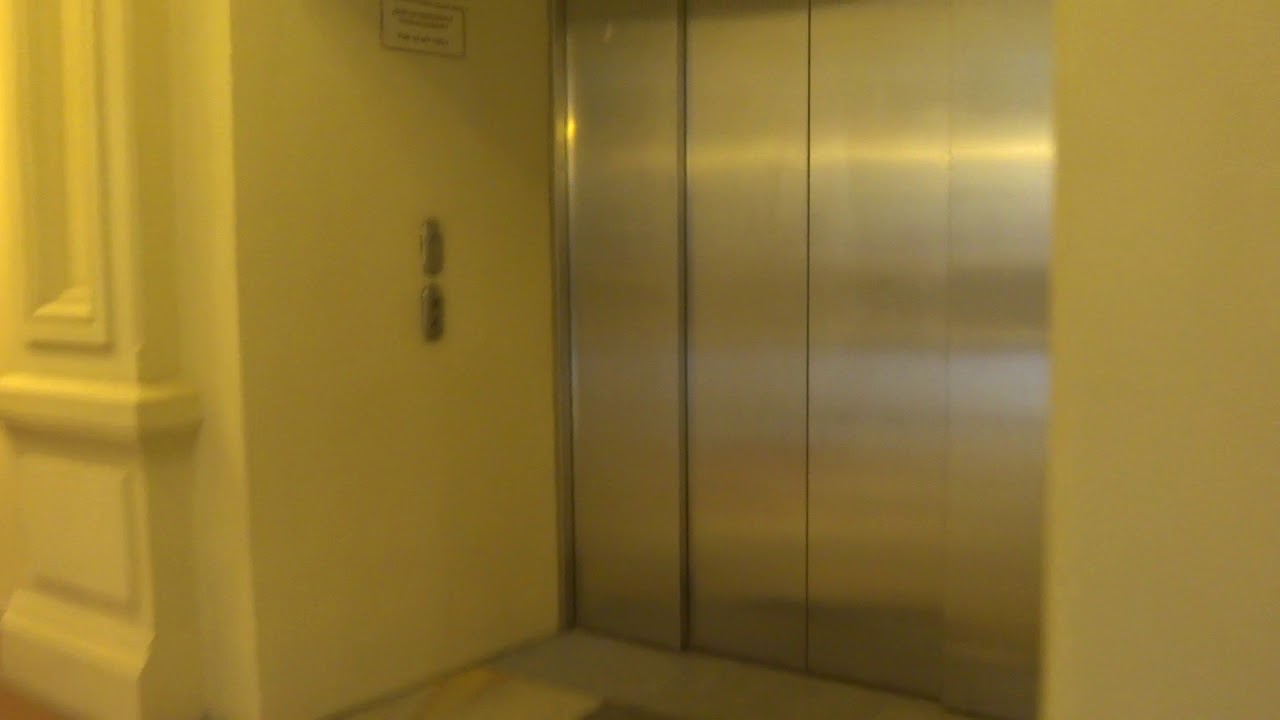 Служебные лифты KONE в ТД ГУМ