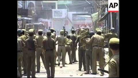 KASHMIR: HINDU PROTESTORS CAUSE DAMAGE