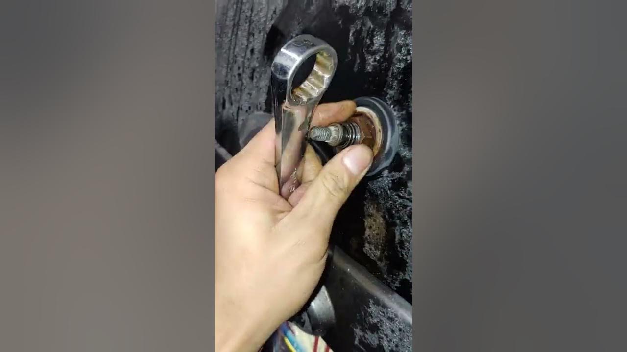 2011 Ford escape rear wiper motor - YouTube