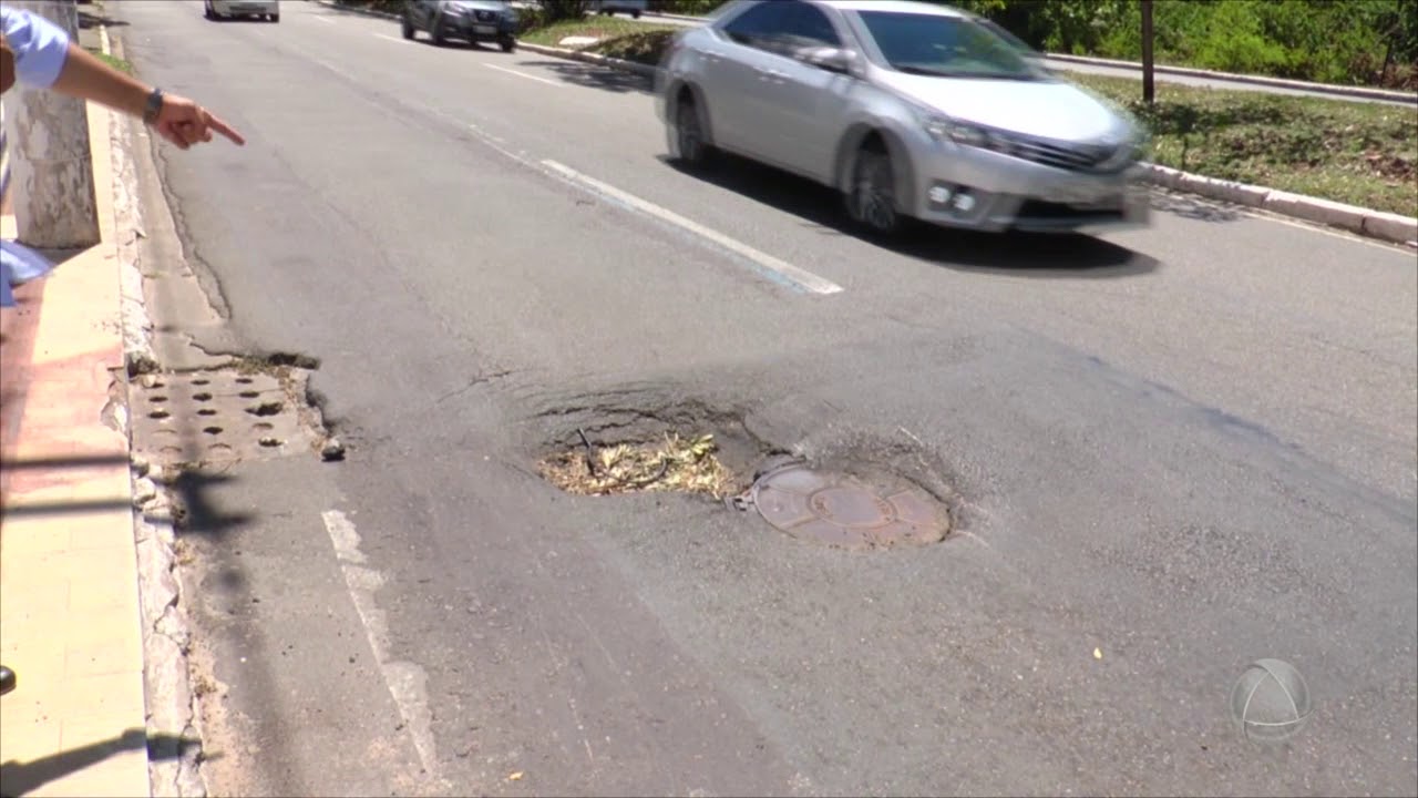 Motoristas reclamam de buraco na Avenida Beira Mar - Cidade Alerta