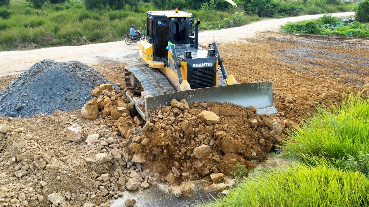 Incredible 5ton dump truck drive back fails almost overturn help back by SHANTUI DH17 C3 Bulldozer