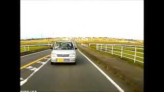 栃木悪質運転20130802-1　赤信号無視の瞬間　警察24時