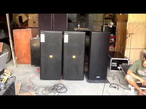 2 SRX 725 vs 1 MITUS 215 cencya n po kayo may distorted recording