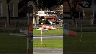 Pilot tries to land in a strong wind #aviation #shortsfeed #shorts #shortvideo #plane #airplane