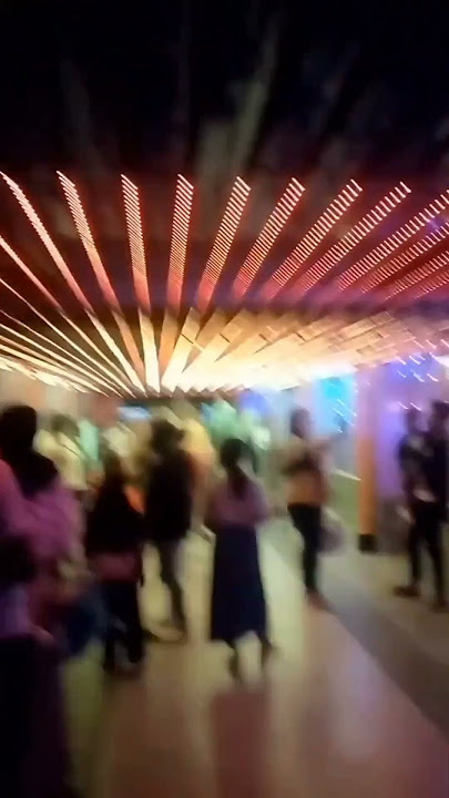 suasana Mall di malam hari