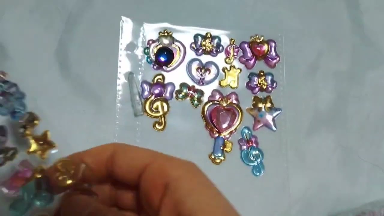 ボンボンドロップシール　超かわいいキャンティジェムシールを透明シール帳に貼ったよ①