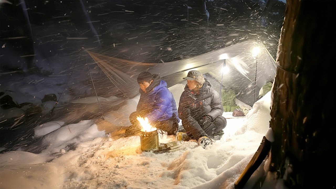 폭설 속에서 텐트없이 혹한기 백패킹 몰아보기