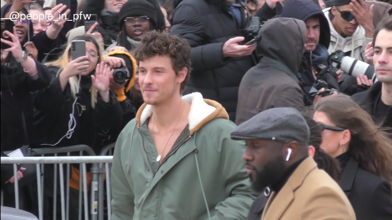 shawn-mendes-loewe-fall-winter-2024-2025-fashion-show-in-paris-01