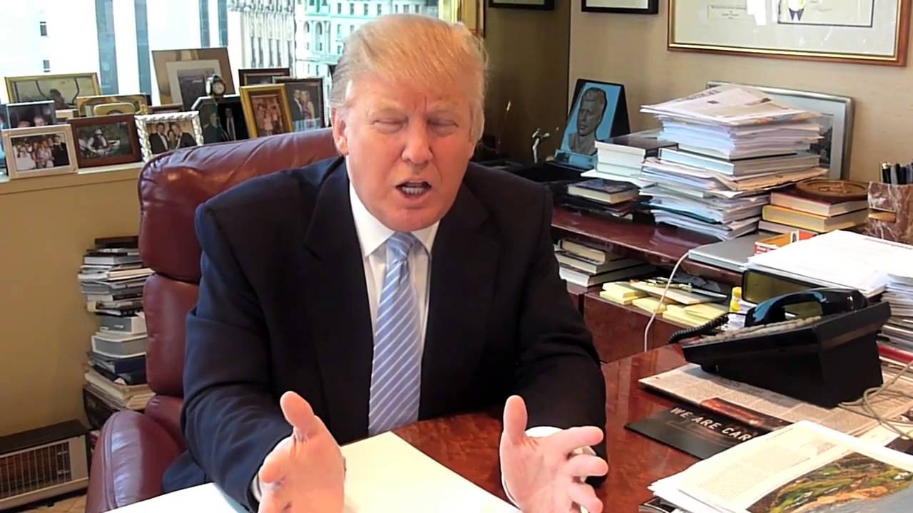 Donald Trump Presents His Desk Youtube