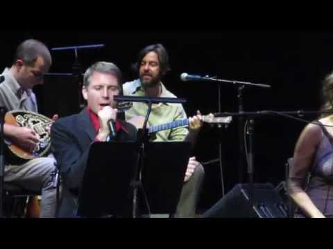 Alex Kapranos sings Ta Matoklada Sou Lampoun at Barbican Centre Markos Vamvakaris tribute