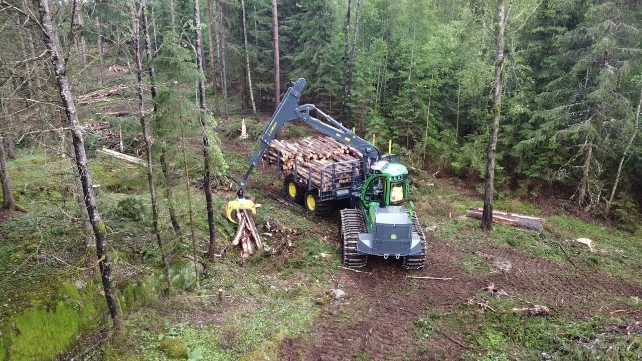 Next-Level Timber Forwarding: The New John Deere 2510H in Action