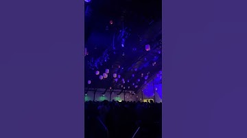 Sky-Lanterns + Music Festival = 🤩 #japanesefestival #musicfestival #japaneseculture #skylanterns