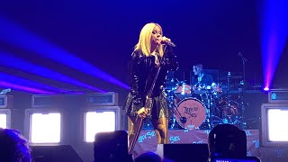 Avril Lavigne: Girlfriend [Live @ Sportovní hala Fortuna, Prague, 26.04.2023] 4K