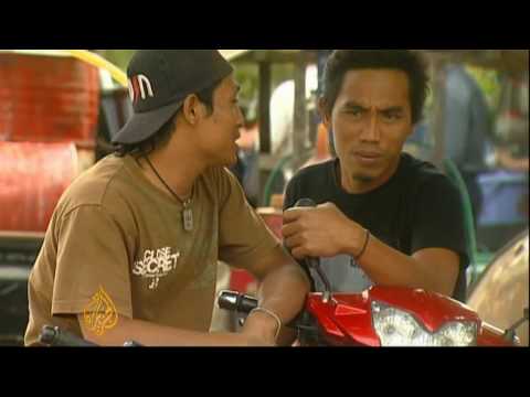 إندونيسيون يتوافدون على مناجم الذهب غير القانونية - 25 يوليو 2009