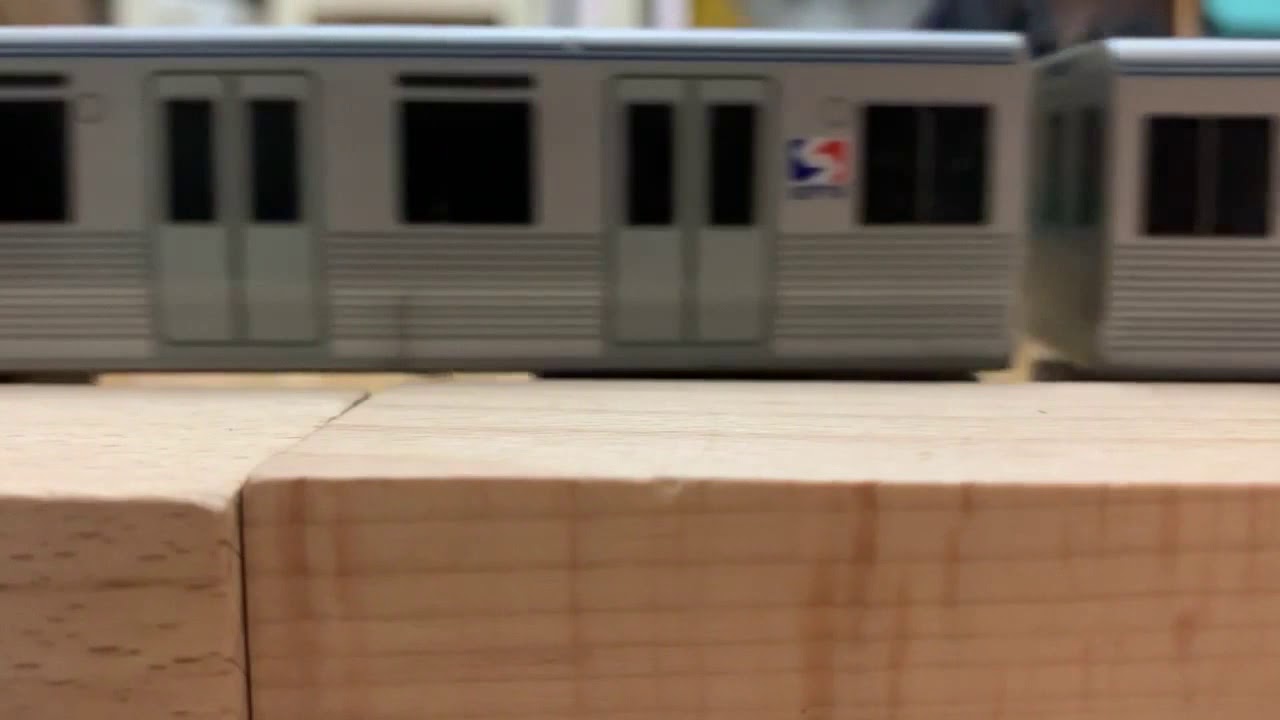 Munipals SEPTA Market-Frankford Line arriving at 34th Street Station