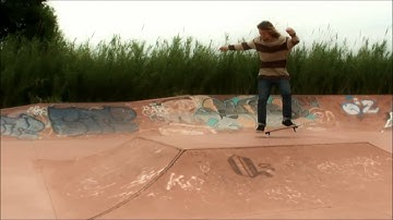 Alessandro Bonacci Daewon Song Trick (Front Side 180 Fakie Manual Fakie Flip)