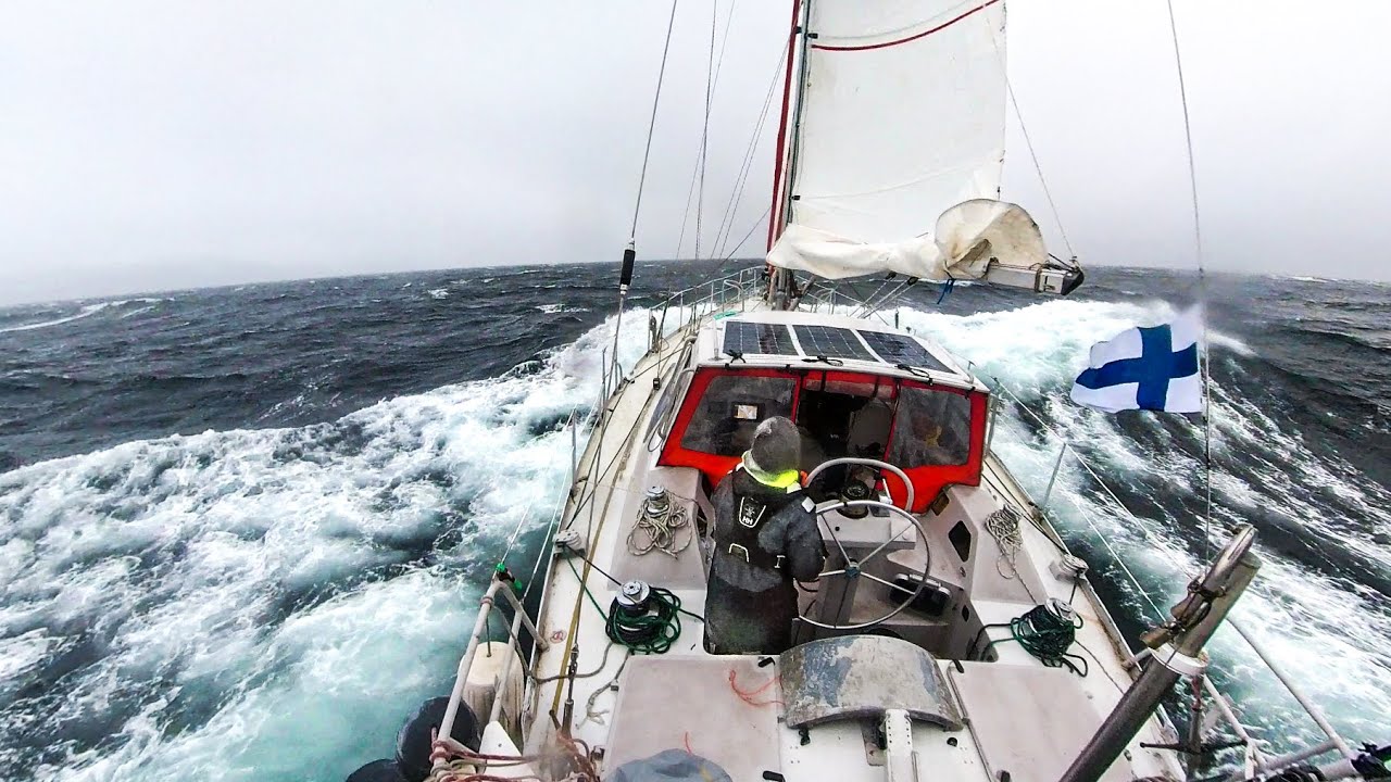 Alluring arctic sailing