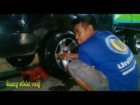 modifikasi mobil  Suzuki  Mega carry  pick up pake velg  R14 