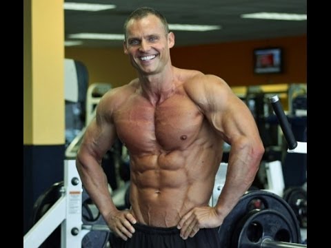 Jak trenovat ramena a bricho - Martin Mester - Men´s physique Jak trenovat ramena a bricho - Martin Mester - Men´s physique