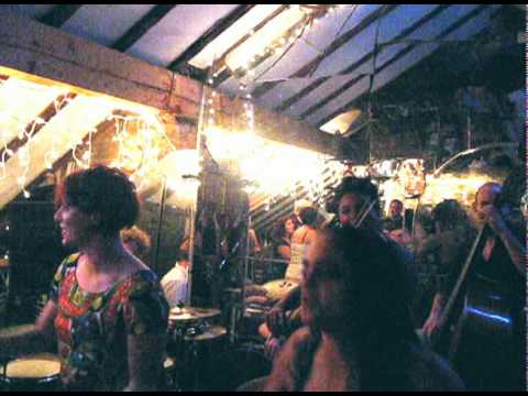 Amanda Palmer & Jaggery perform Paper Planes (MIA ...