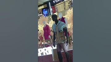 Island Display at Mall #visualmerchandising  #island #display #mannequin #visuals #vm #retail