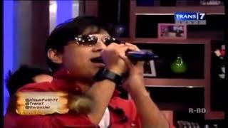 Download lagu Andre Taulany Gabung ke Stinky Nyanyi Lagu Mungkinkah - Hitam Putih