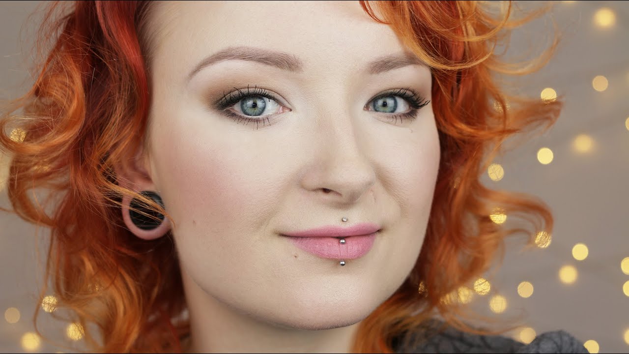 Rozświetlający Makijaż Powiększający Oczy Red Lipstick Monster