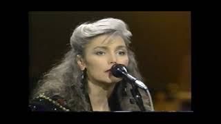 Watch Emmylou Harris Mystery Train video