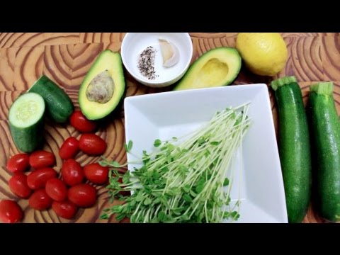 Raw Zucchini Pasta Easy Raw Food Recipe Uten Free Dairy Free Nut Free Vegan-11-08-2015