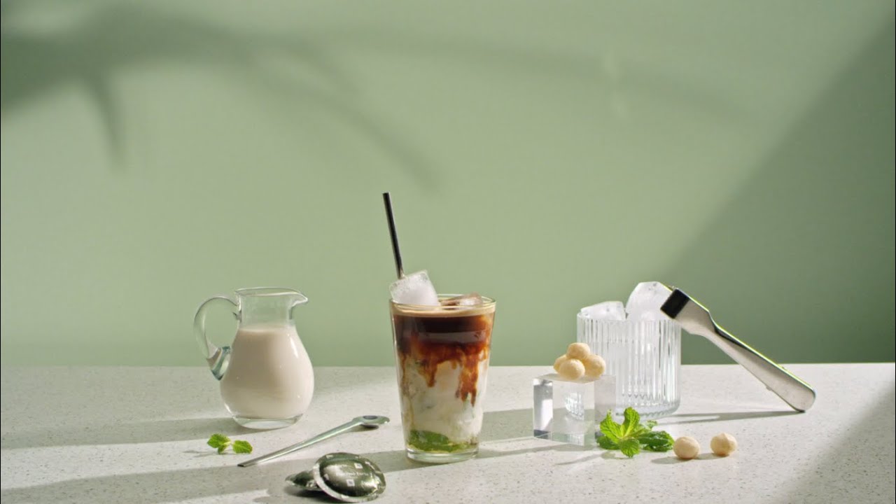 Receta Nespresso Icy Nutty Flat White | ES - YouTube