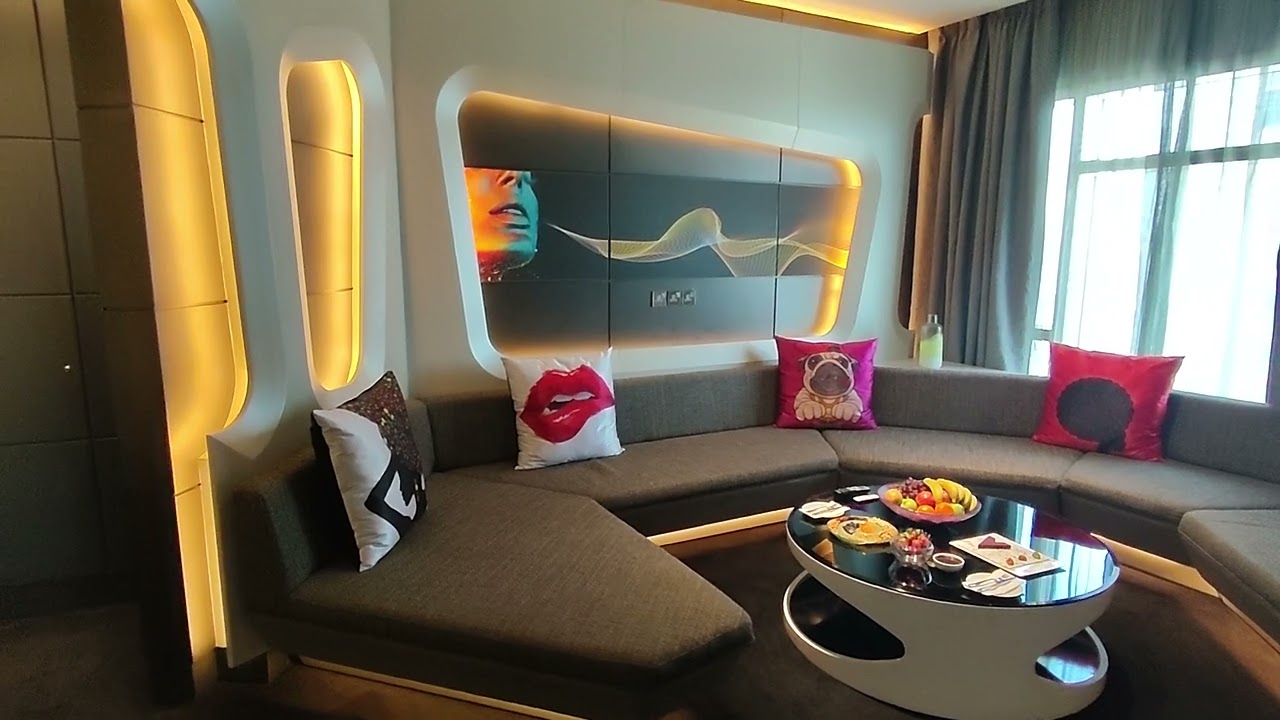 V Hotel Dubai - V Suite