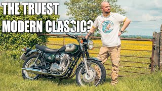 The Quintessential Modern Classic. Kawasaki W800 Review In The Idyllic British Countryside