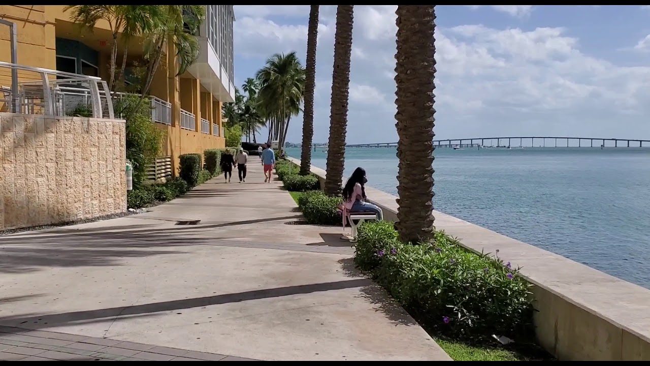 Miami Key Bridge Brickell Skyline from Brickell Key | Miami | Edificios de Brickell ...