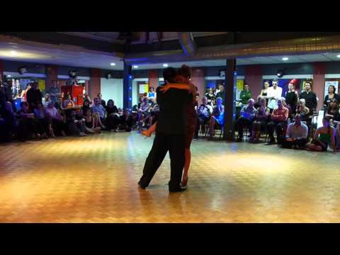 Noelia Hurtado y Carlitos Espinoza   -Tango 3- -TNT LYON TANGO- 10/04/15
