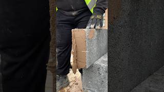 Bricklaying - Buttering A Block