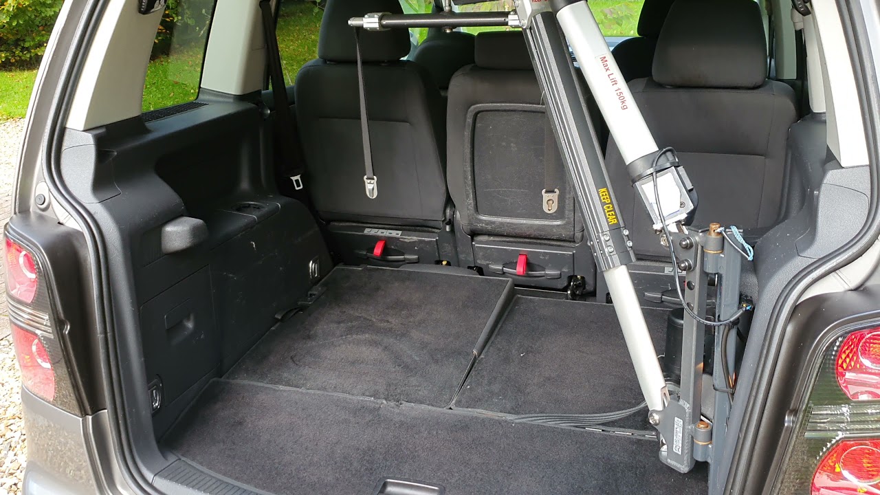 VW Touran 1.9 TDI Disabled Passenger Assistive Turnout Seating System + Rear Hoist