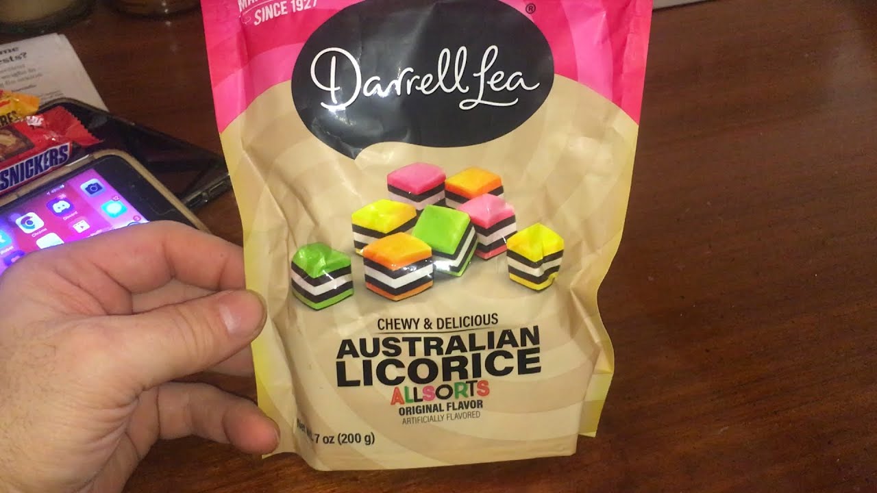 Давайте попробуем австралийскую лакрицу от Darrell Lea Tractor Supply.