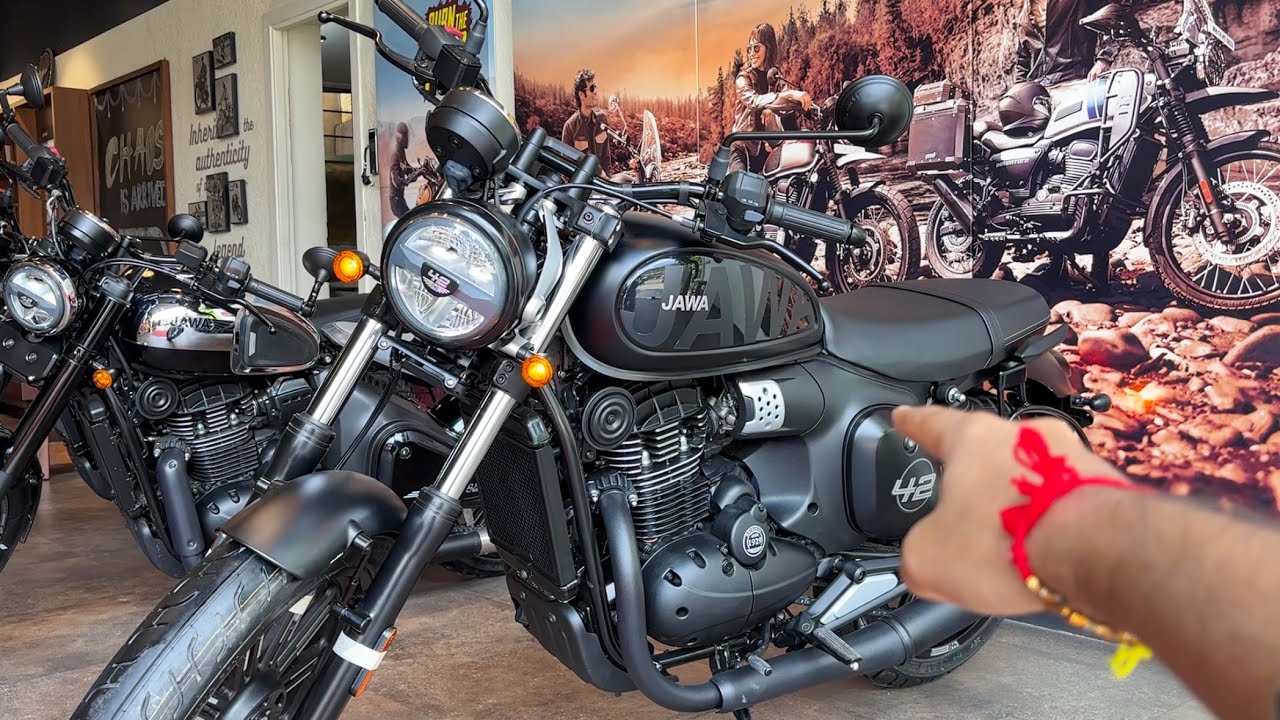 2025 All New Jawa 42 FJ Dark Edition Full Review - YouTube
