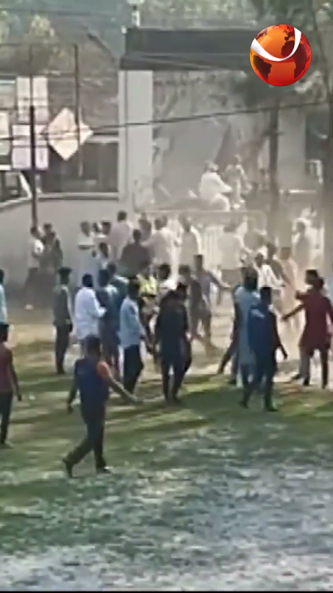 নোয়াখালীর কবিরহাটে বাজার ইজারা নিয়ে দুই পক্ষের সংঘর্ষ, আহত ১০