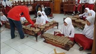 Belajar Gamelan Degung 'CATRIK' || SDN 2 Sandingtaman