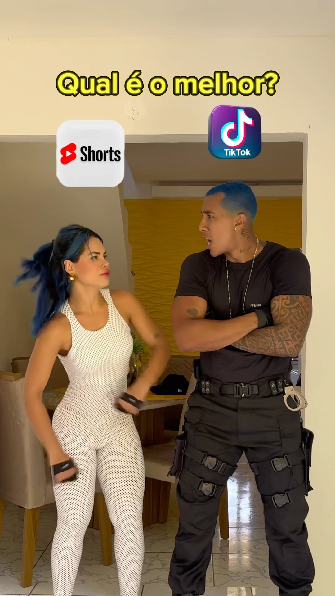 SHORTS vs TIKTOK, e aí?​⁠​⁠@mayca.brasil #challenge #funnymemes #funny #shorts #tiktok